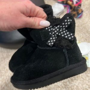 Toddler black ugg